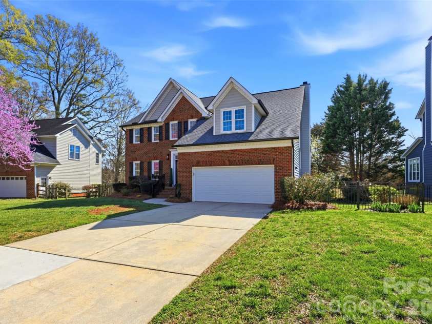 1108 Foxfield Road, Waxhaw, NC 28173.  MLS# CAR4356346, YatesRealty ID 7728. 
