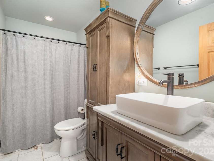 5047 Victory Trail, Gastonia, NC 28056.  MLS# CAR4248790, YatesRealty ID 7728. Full bathroom