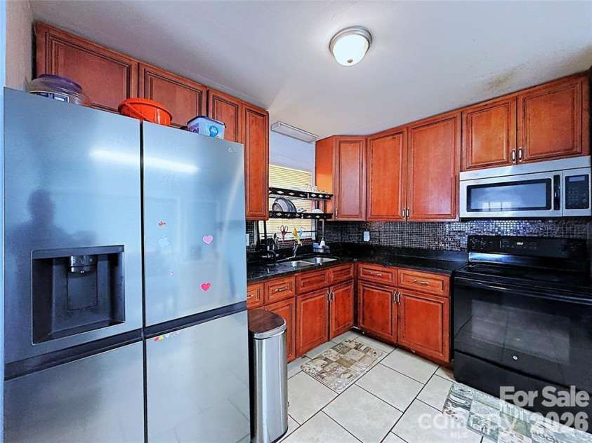 2209 Laura Drive, Charlotte, NC 28212.  MLS# CAR4351920, YatesRealty ID 7729. 