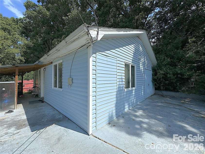 2209 Laura Drive, Charlotte, NC 28212.  MLS# CAR4351920, YatesRealty ID 7729. 