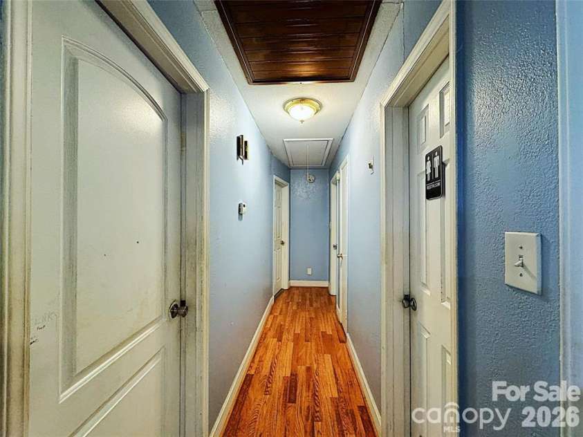 2209 Laura Drive, Charlotte, NC 28212.  MLS# CAR4351920, YatesRealty ID 7729. 