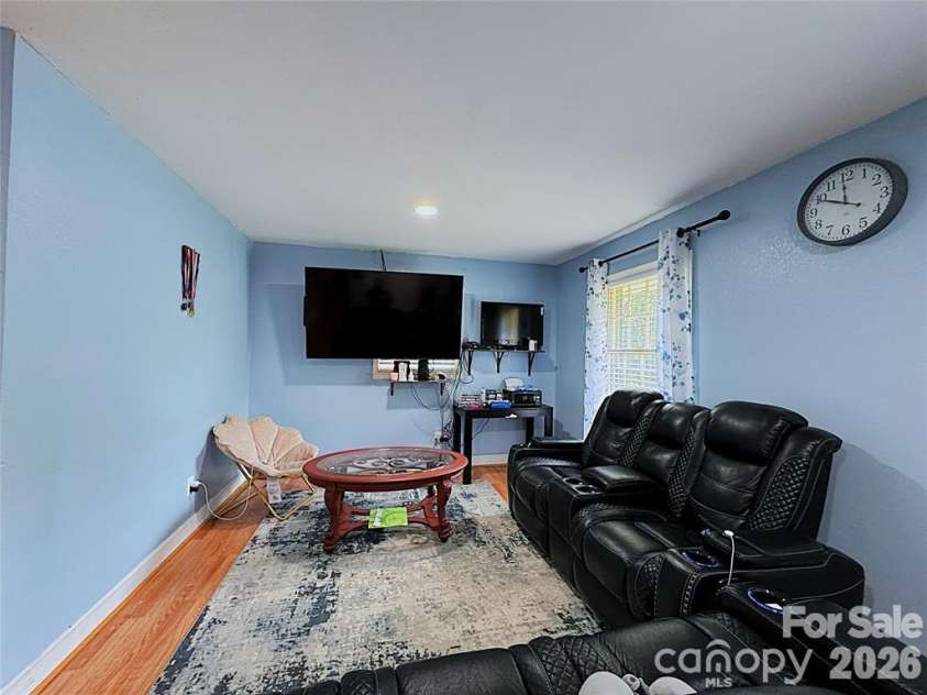 2209 Laura Drive, Charlotte, NC 28212.  MLS# CAR4351920, YatesRealty ID 7729. 