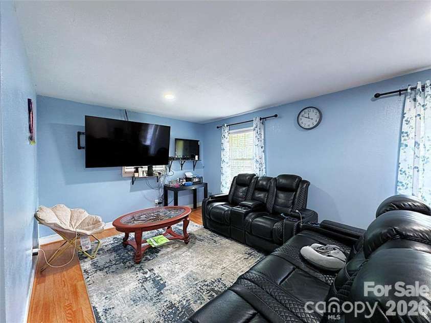 2209 Laura Drive, Charlotte, NC 28212.  MLS# CAR4351920, YatesRealty ID 7729. 