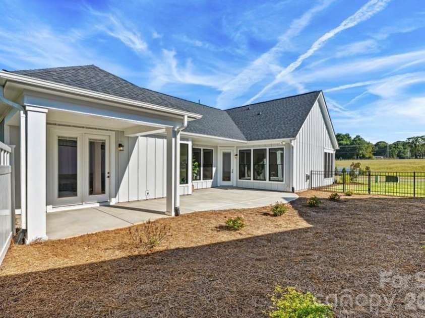 4180 Creek Bridge Circle, Charlotte, NC 28213.  MLS# CAR4331974, YatesRealty ID 773. Not Actual Property