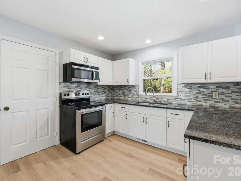 403 Brookgreen Drive, Monroe, NC 28112.  MLS# CAR4363256, YatesRealty ID 7731. 