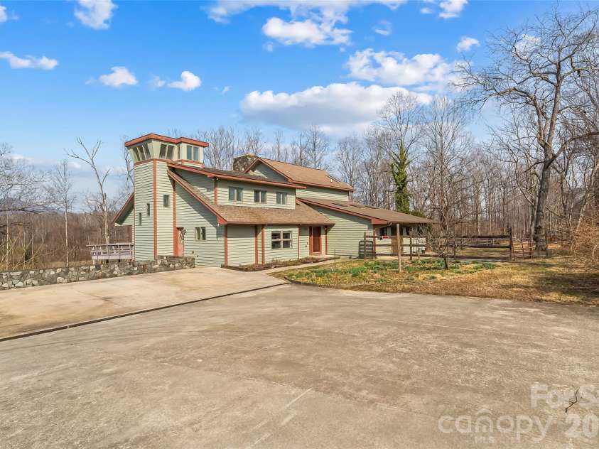 2590 Airport Road, Marion, NC 28752.  MLS# CAR4352042, YatesRealty ID 7732. 
