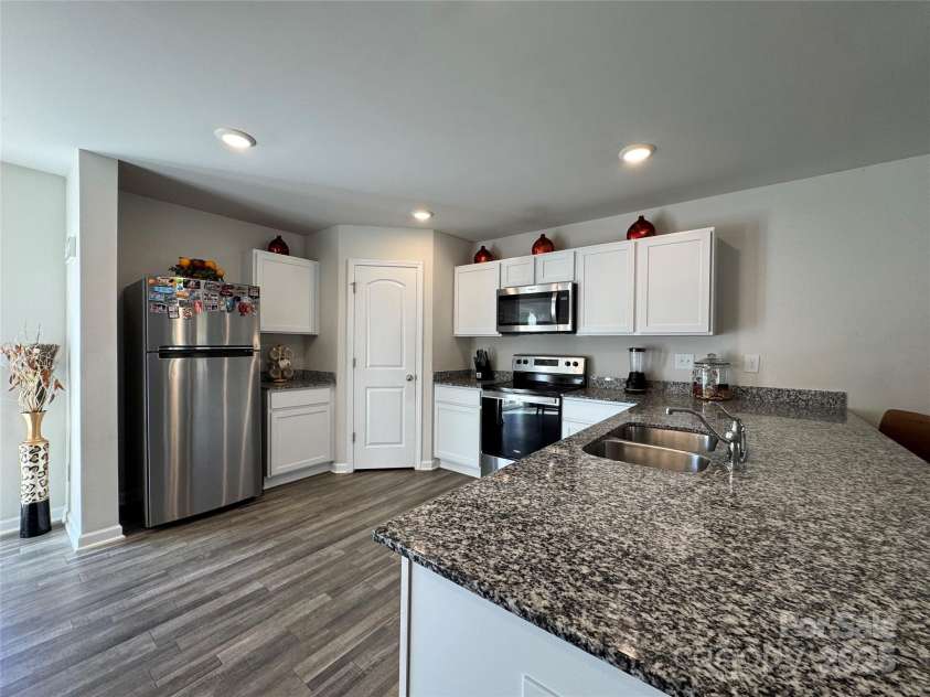 327 Dellinger Road, Cherryville, NC 28021.  MLS# CAR4314907, YatesRealty ID 7733. 