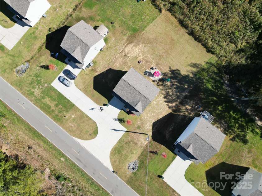 327 Dellinger Road, Cherryville, NC 28021.  MLS# CAR4314907, YatesRealty ID 7733. 