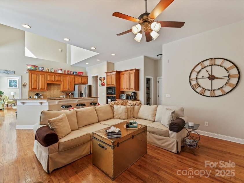 5405 Silver Creek Drive, Waxhaw, NC 28173.  MLS# CAR4231131, YatesRealty ID 7733. 