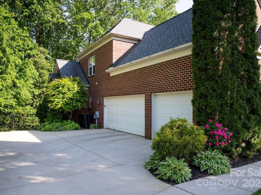 653 Buckleigh Court, Concord, NC 28027.  MLS# CAR4232445, YatesRealty ID 7734. 