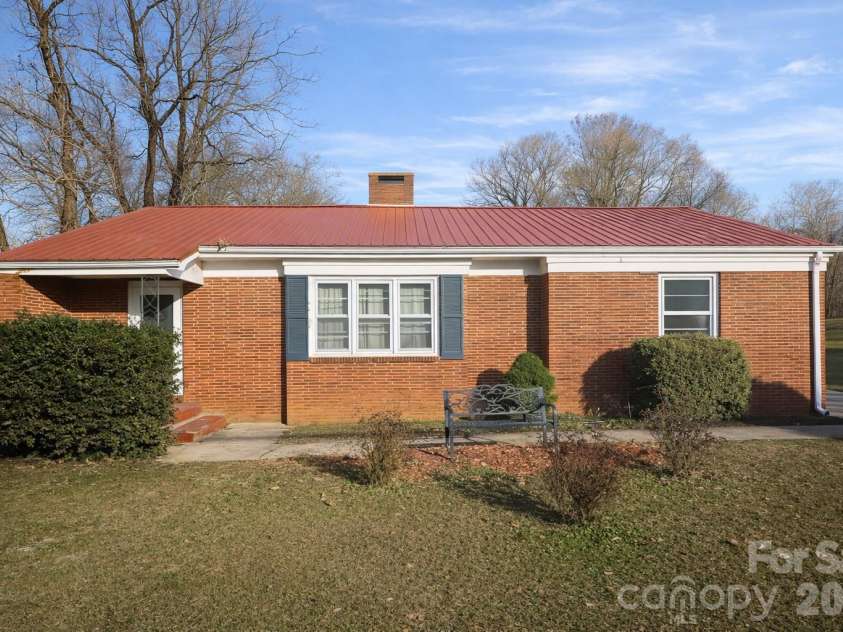 735 Sumter Street, Shelby, NC 28150.  MLS# CAR4333888, YatesRealty ID 7735. 