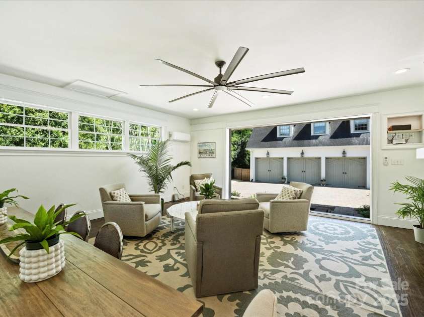 517 Wingrave Drive, Charlotte, NC 28270.  MLS# CAR4246613, YatesRealty ID 7736. Bonus Room