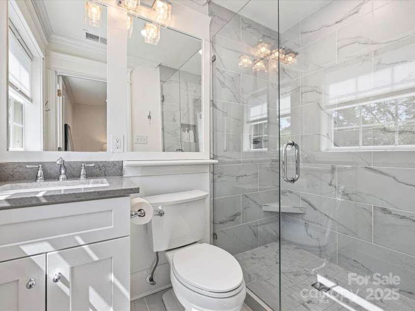 517 Wingrave Drive, Charlotte, NC 28270.  MLS# CAR4246613, YatesRealty ID 7736. Full Bath 2