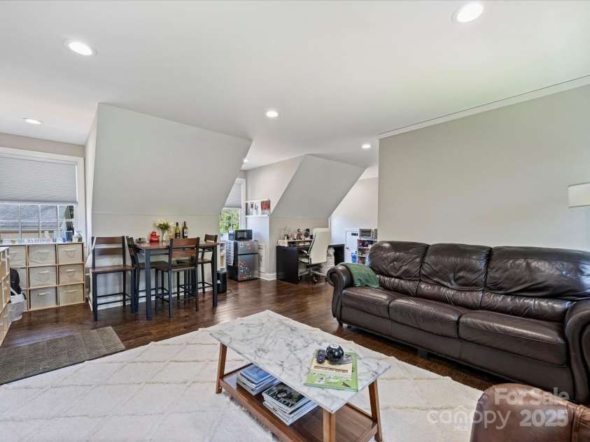517 Wingrave Drive, Charlotte, NC 28270.  MLS# CAR4246613, YatesRealty ID 7736. Guest Suite