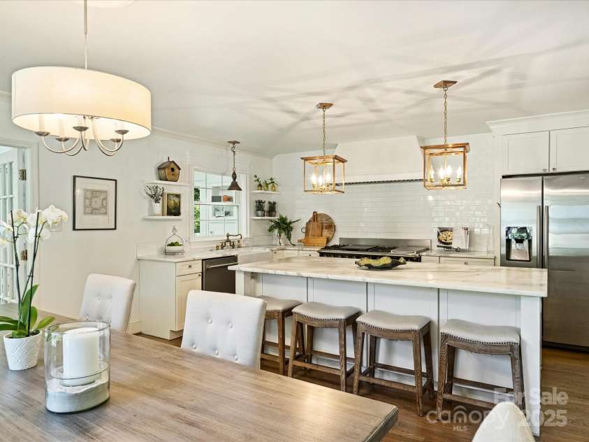 517 Wingrave Drive, Charlotte, NC 28270.  MLS# CAR4246613, YatesRealty ID 7736. Kitchen
