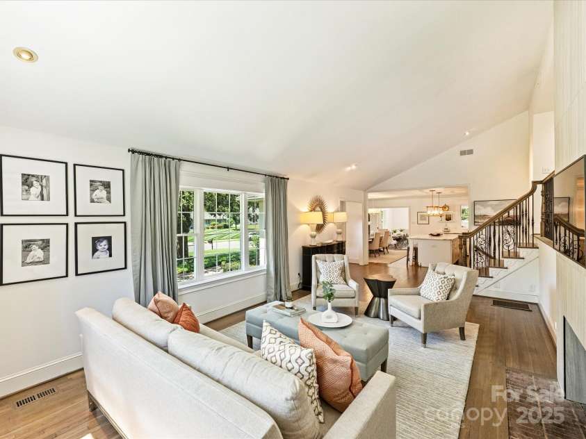 517 Wingrave Drive, Charlotte, NC 28270.  MLS# CAR4246613, YatesRealty ID 7736. Living Room