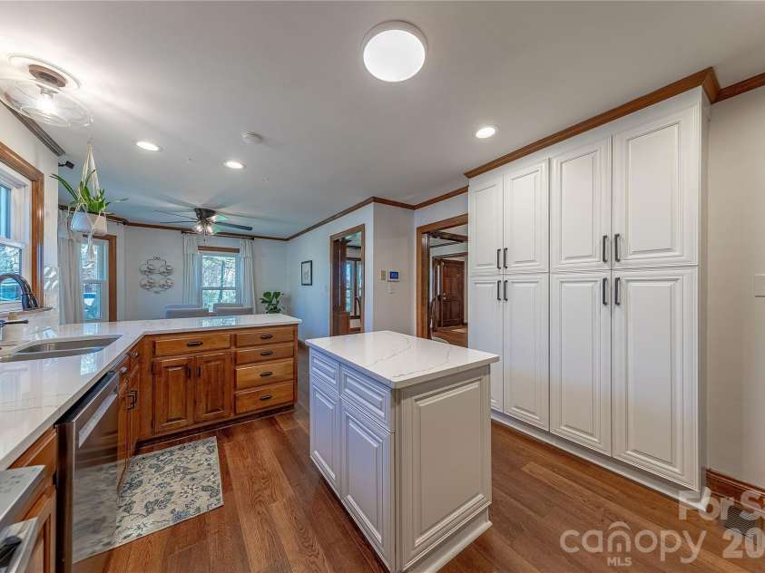 2735 Bent Oak Drive, Matthews, NC 28104.  MLS# CAR4360867, YatesRealty ID 7737. 