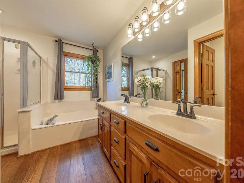 2735 Bent Oak Drive, Matthews, NC 28104.  MLS# CAR4360867, YatesRealty ID 7737. 