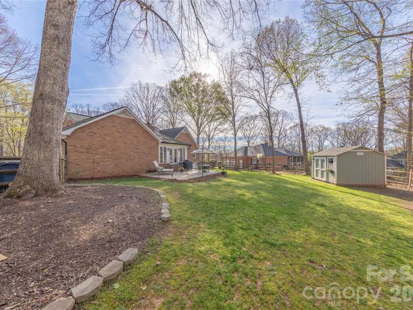 2735 Bent Oak Drive, Matthews, NC 28104.  MLS# CAR4360867, YatesRealty ID 7737. 