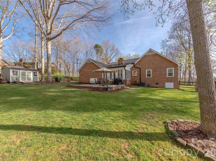2735 Bent Oak Drive, Matthews, NC 28104.  MLS# CAR4360867, YatesRealty ID 7737. 