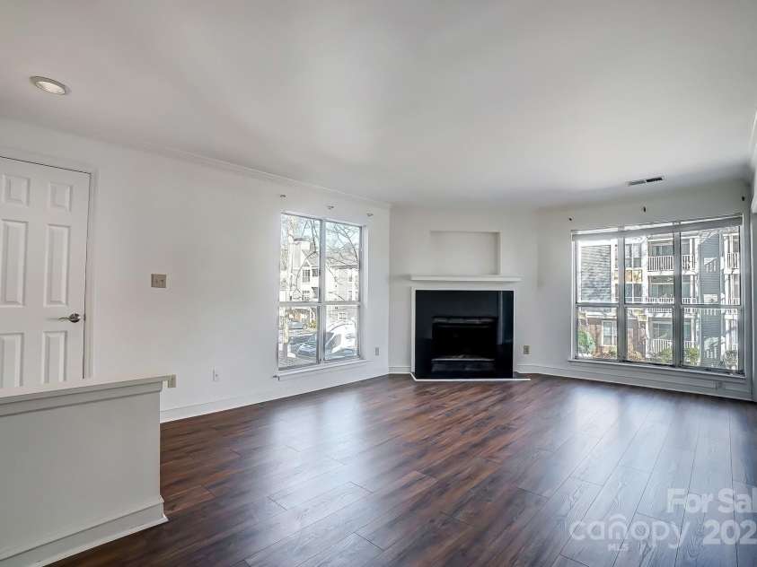 2514 Cranbrook Lane, Charlotte, NC 28207.  MLS# CAR4201967, YatesRealty ID 7738. 