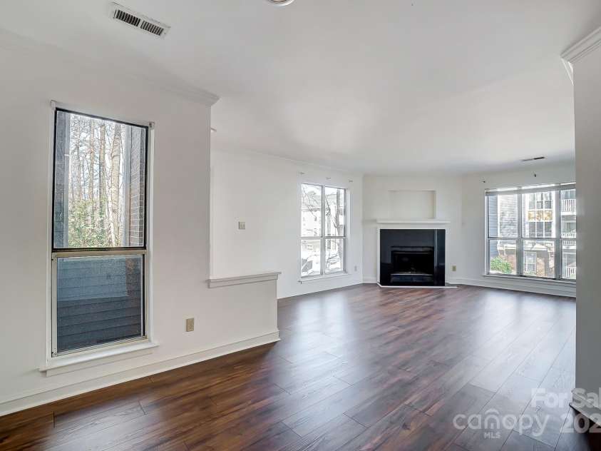 2514 Cranbrook Lane, Charlotte, NC 28207.  MLS# CAR4201967, YatesRealty ID 7738. 