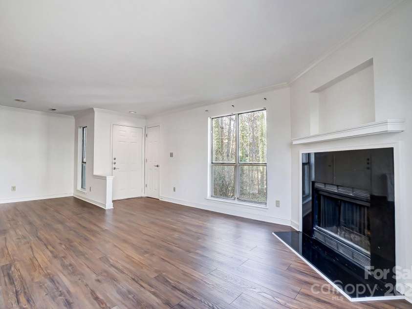 2514 Cranbrook Lane, Charlotte, NC 28207.  MLS# CAR4201967, YatesRealty ID 7738. 