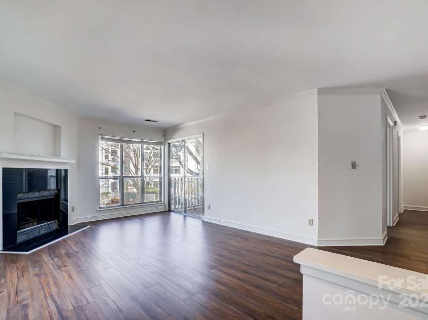 2514 Cranbrook Lane, Charlotte, NC 28207.  MLS# CAR4201967, YatesRealty ID 7738. 