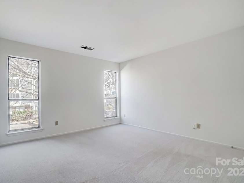 2514 Cranbrook Lane, Charlotte, NC 28207.  MLS# CAR4201967, YatesRealty ID 7738. 