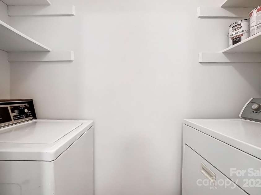 2514 Cranbrook Lane, Charlotte, NC 28207.  MLS# CAR4201967, YatesRealty ID 7738. 