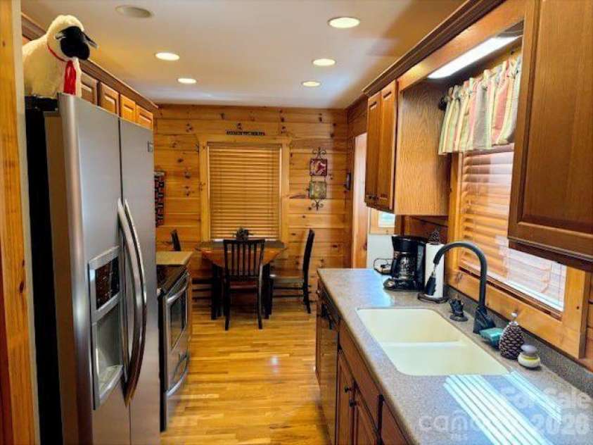 399 Bent Tree Road, Maggie Valley, NC 28751.  MLS# CAR4359236, YatesRealty ID 7738. Kitchen; all major appliances stay
