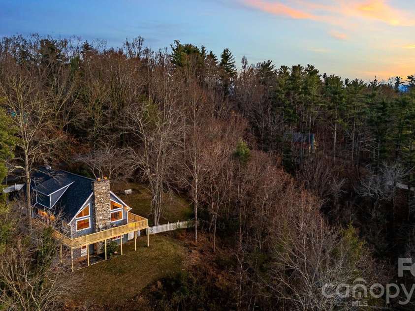 15 Crest Circle Drive, Weaverville, NC 28787.  MLS# CAR4326373, YatesRealty ID 7740. 