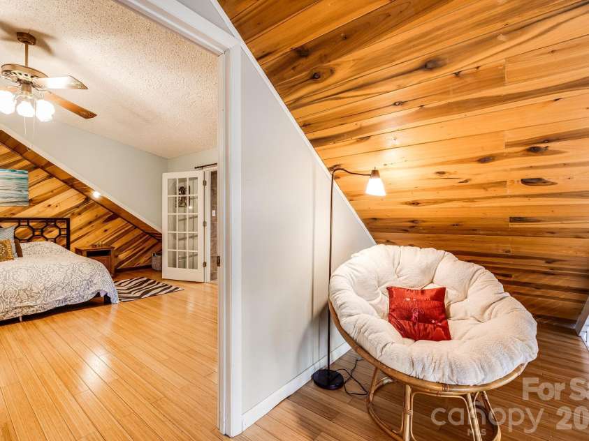 15 Crest Circle Drive, Weaverville, NC 28787.  MLS# CAR4326373, YatesRealty ID 7740. Reading Nook