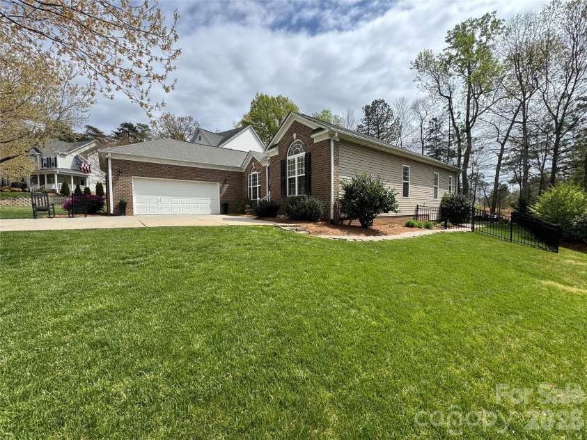 110 Burtons Barn Road, Mooresville, NC 28115.  MLS# CAR4363551, YatesRealty ID 7741. 