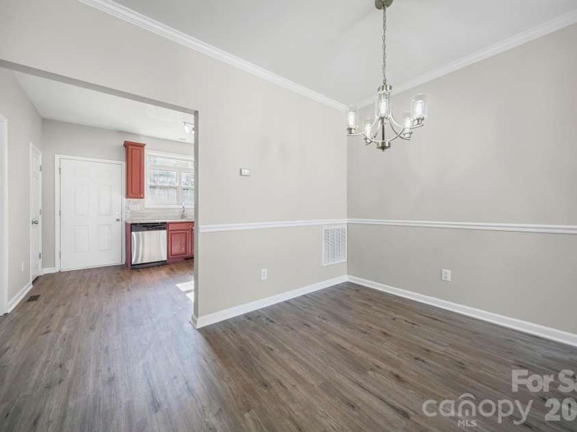 115 Sunridge Drive, Mooresville, NC 28117.  MLS# CAR4314628, YatesRealty ID 7744. Dining