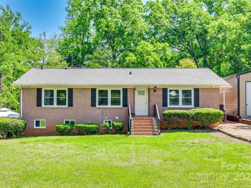 1540 Neely Store Road, Rock Hill, SC 29730.  MLS# CAR4247338, YatesRealty ID 7744. 1540 Neely Store Road