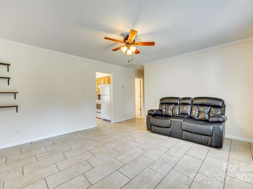 1540 Neely Store Road, Rock Hill, SC 29730.  MLS# CAR4247338, YatesRealty ID 7744. Bungalow Living Room