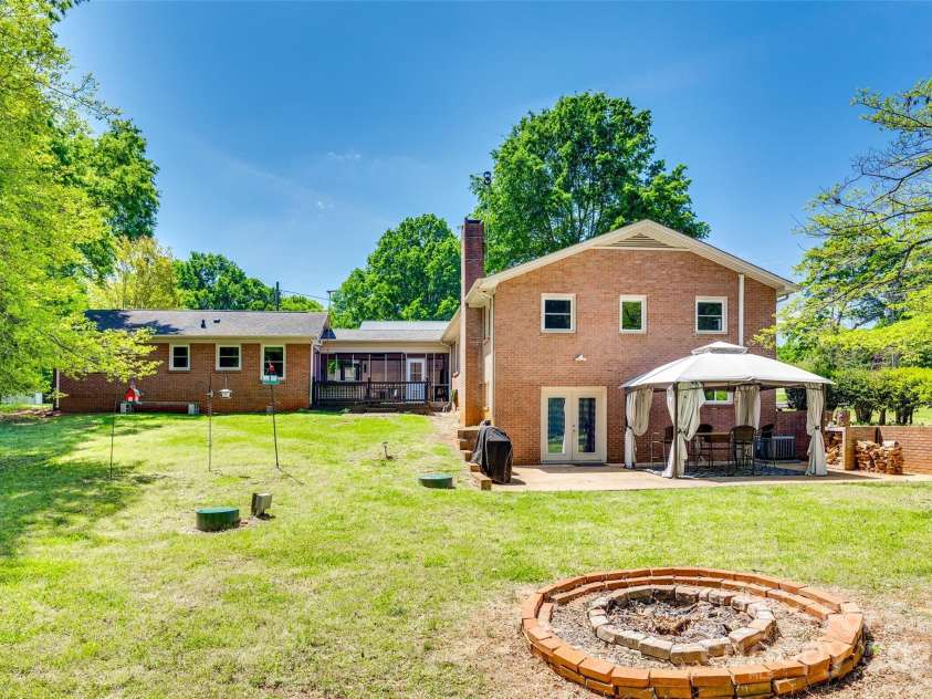 1540 Neely Store Road, Rock Hill, SC 29730.  MLS# CAR4247338, YatesRealty ID 7744. Large Yard