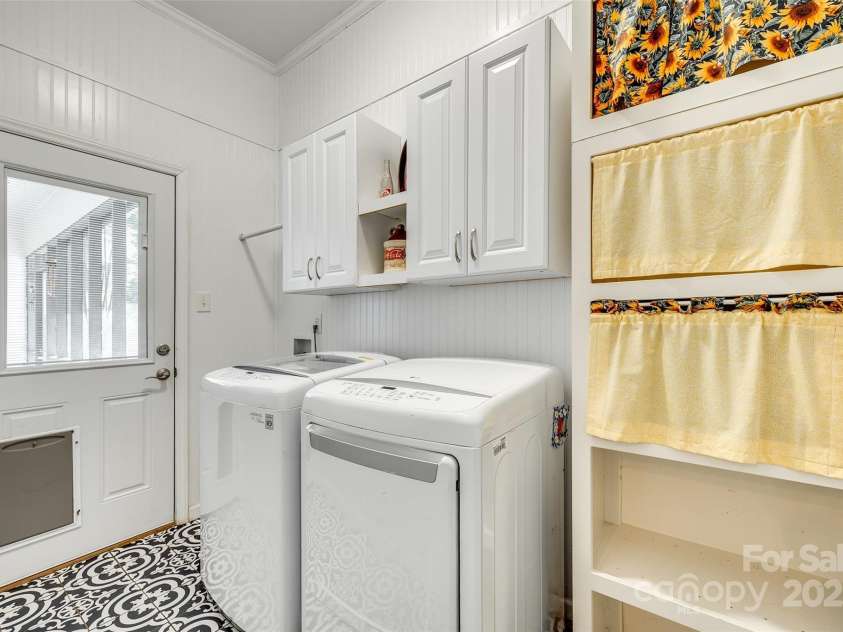 1540 Neely Store Road, Rock Hill, SC 29730.  MLS# CAR4247338, YatesRealty ID 7744. Main Floor Laundry Room with lots of Storage