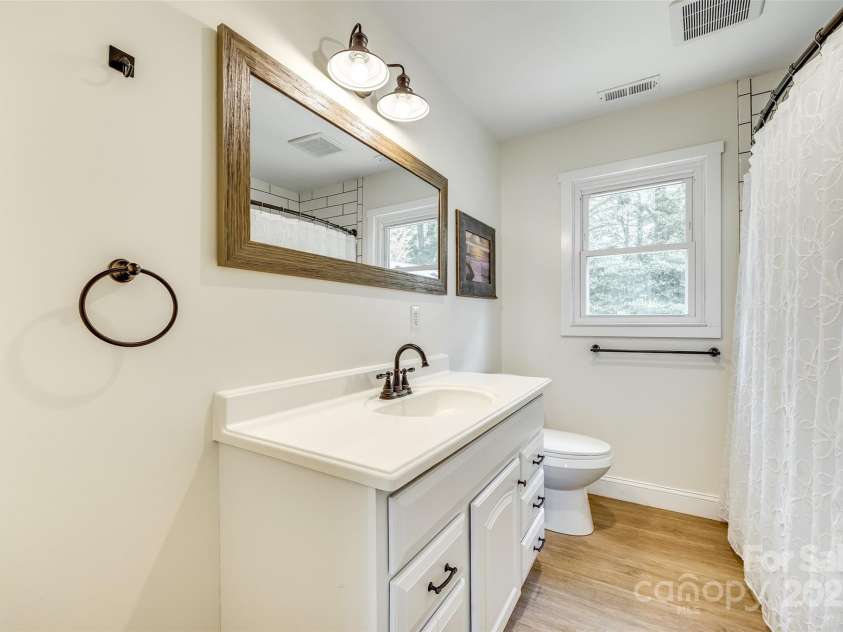 1540 Neely Store Road, Rock Hill, SC 29730.  MLS# CAR4247338, YatesRealty ID 7744. Updated Hall Bathroom