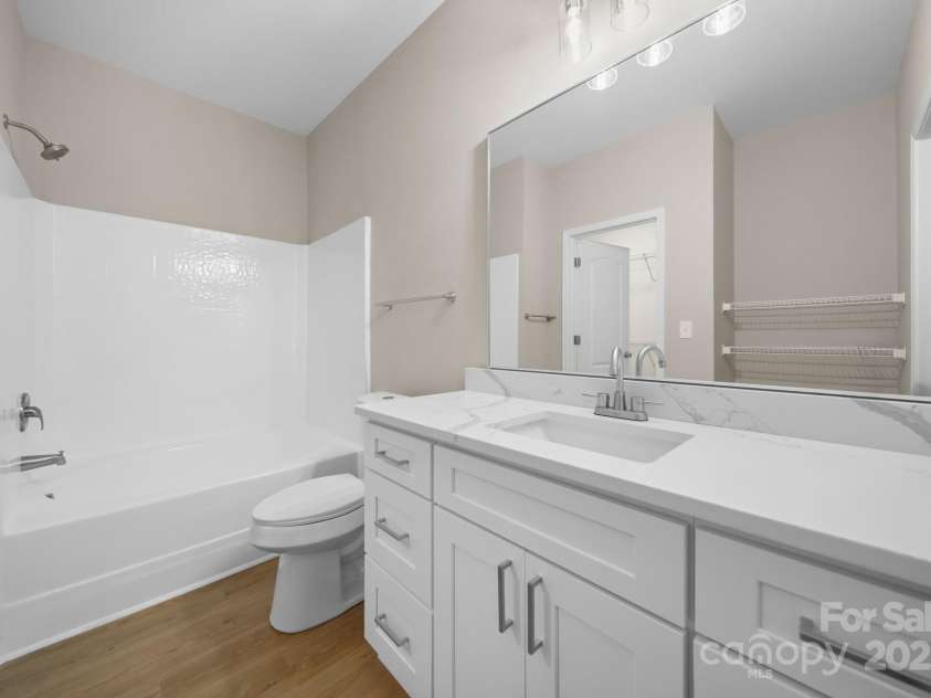 125 Grafton Place, Troutman, NC 28166.  MLS# CAR4314716, YatesRealty ID 7745. Primary Bath