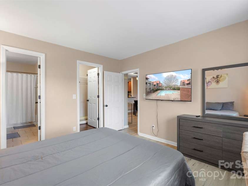 9029 J M Keynes Drive, Charlotte, NC 28262.  MLS# CAR4249390, YatesRealty ID 7745. 