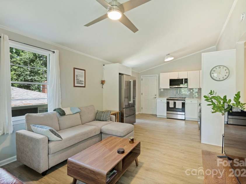 1104 Norris Avenue, Charlotte, NC 28206.  MLS# CAR4249336, YatesRealty ID 7746. 