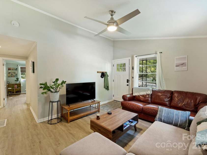 1104 Norris Avenue, Charlotte, NC 28206.  MLS# CAR4249336, YatesRealty ID 7746. 