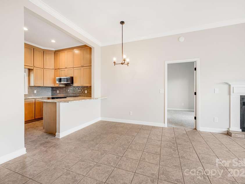 546 Windswept Drive, Asheville, NC 28801.  MLS# CAR4248242, YatesRealty ID 7747. Dining Area Off of Kitchen