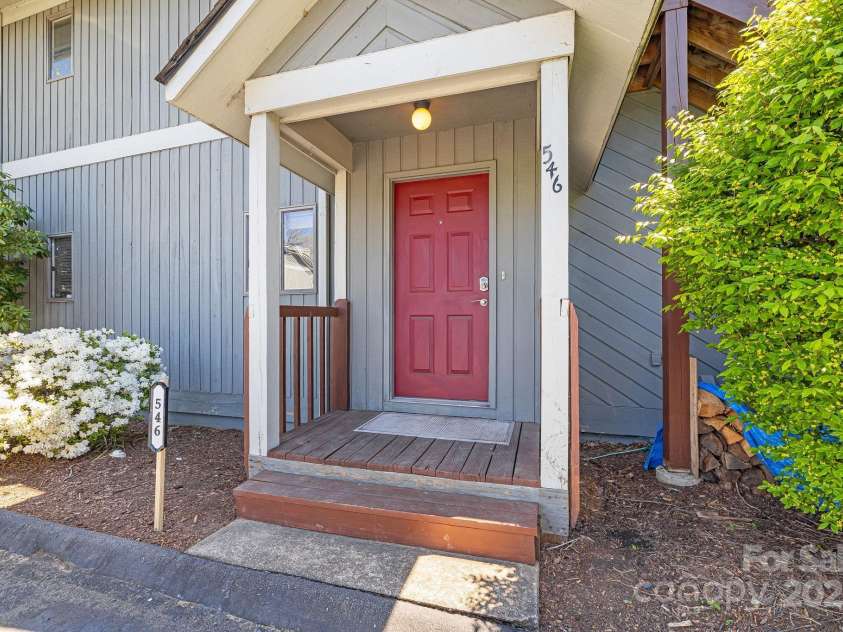 546 Windswept Drive, Asheville, NC 28801.  MLS# CAR4248242, YatesRealty ID 7747. Welcome to Windswept Views!