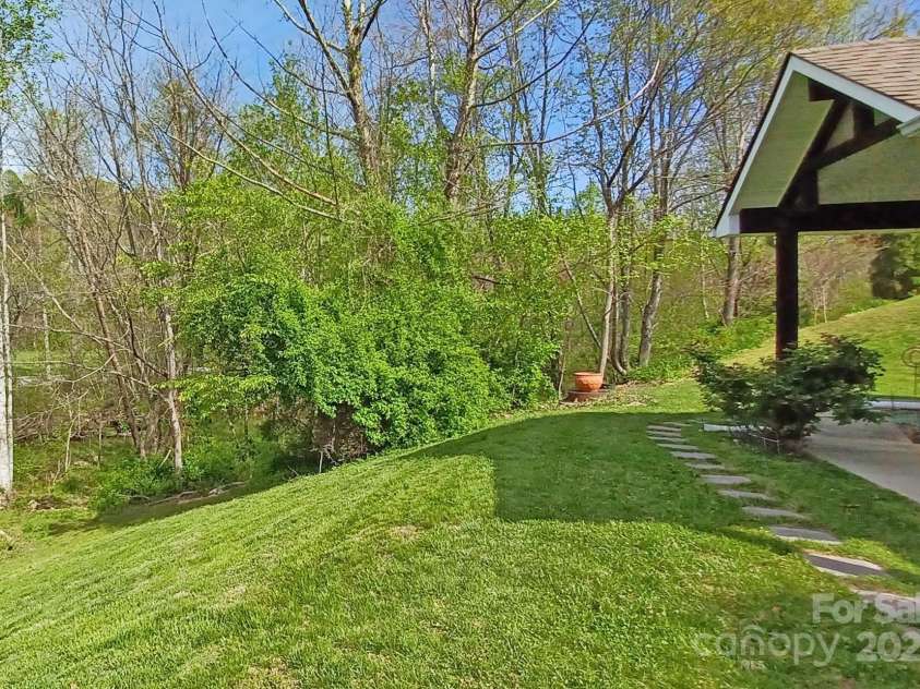 204 Rocky Mountain Way, Arden, NC 28704.  MLS# CAR4248620, YatesRealty ID 7748. 