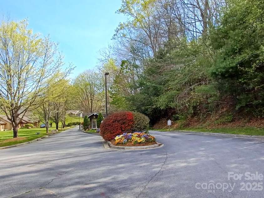 204 Rocky Mountain Way, Arden, NC 28704.  MLS# CAR4248620, YatesRealty ID 7748. 