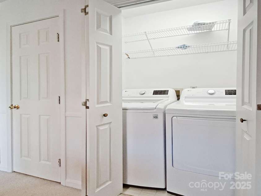 204 Rocky Mountain Way, Arden, NC 28704.  MLS# CAR4248620, YatesRealty ID 7748. Laundry located by the kitchen