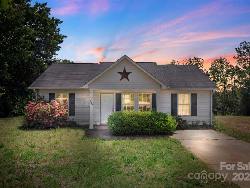 244 Whitesides Road, Bessemer City, NC 28016.  MLS# CAR4249914, YatesRealty ID 7750. 